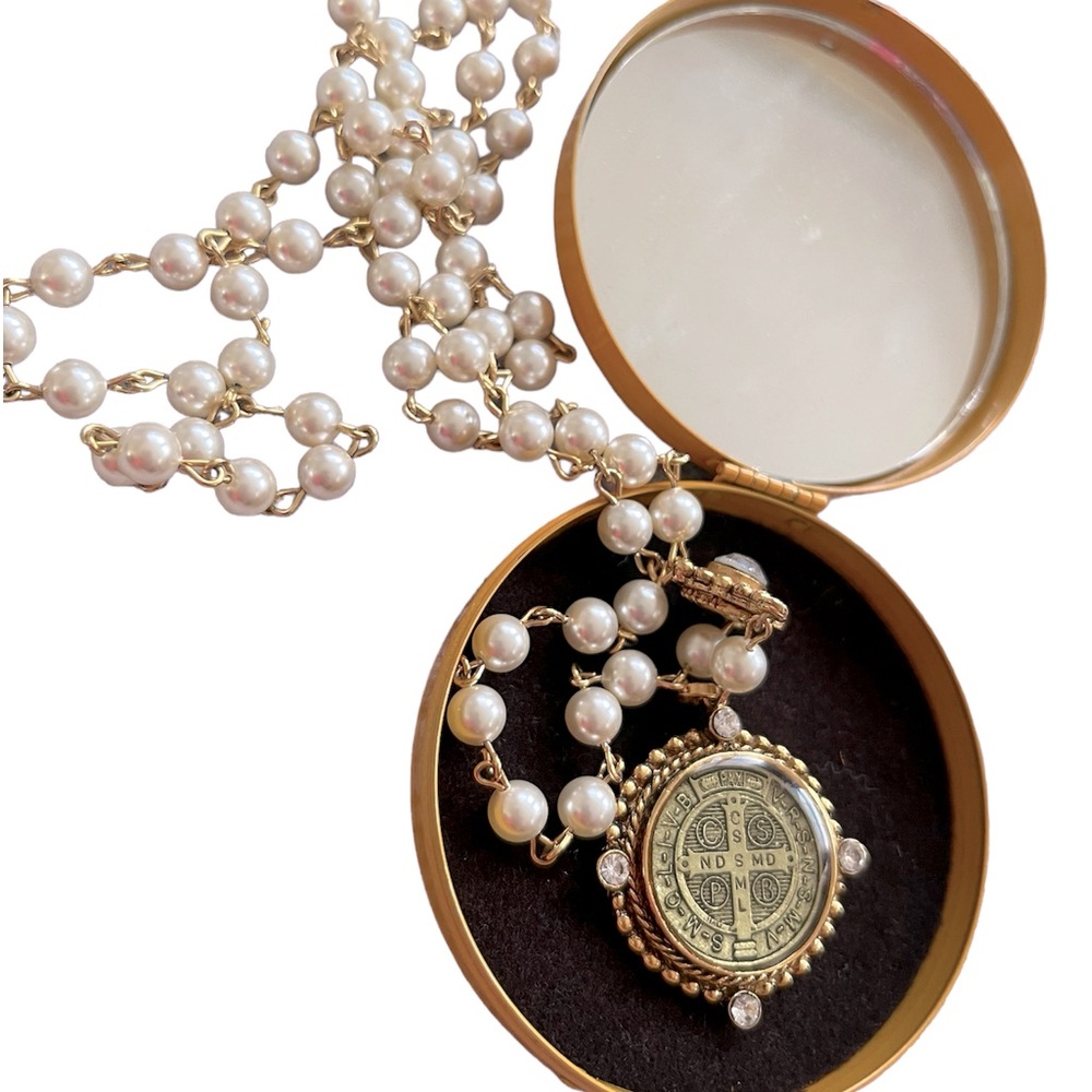 Virgins Saints & Angels San Benito necklace with Pearl